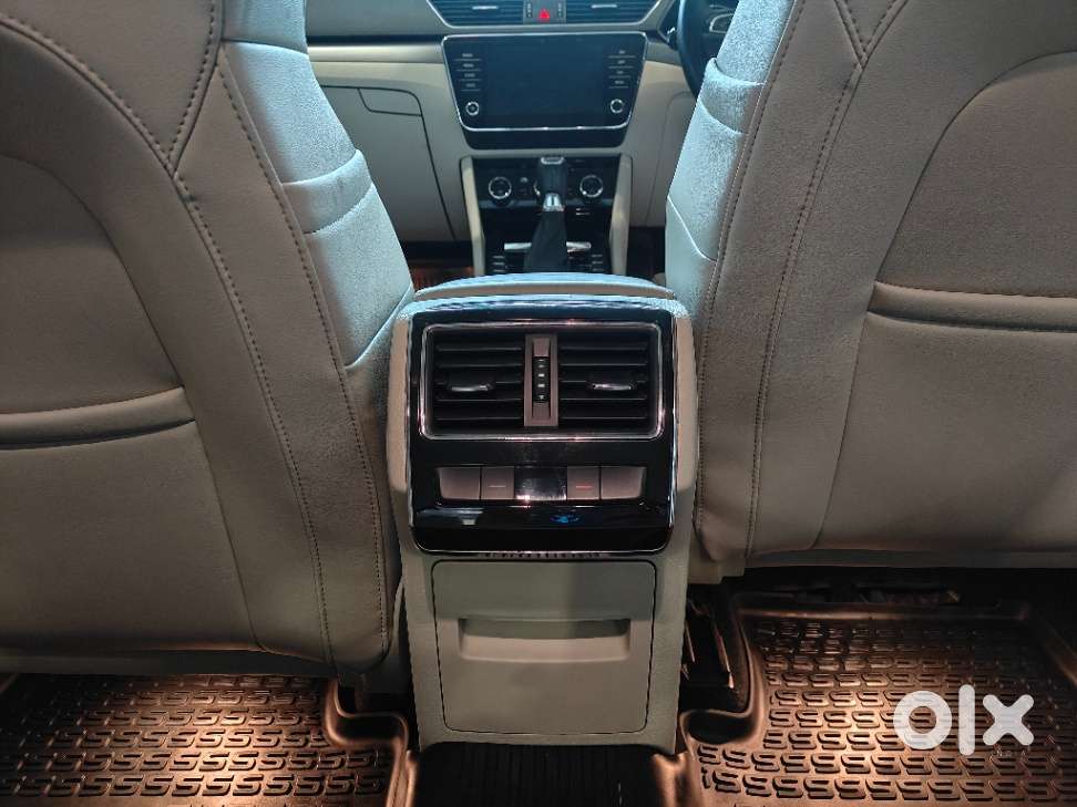 Skoda Superb Style 1.8 Tsi At, 2018, Petrol