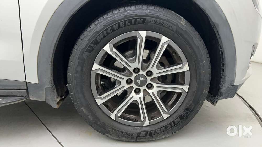 Mahindra Xuv700 2.0 Ax 7 Petrol At Luxury Pack Str, 2023, Petrol