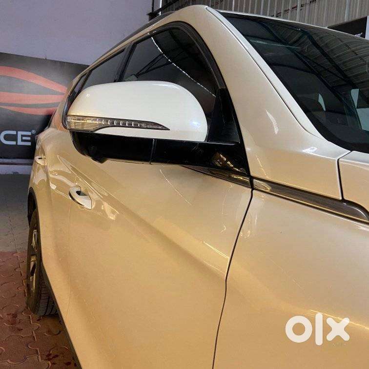 Mahindra Alturas G4 4wd At, 2018, Diesel