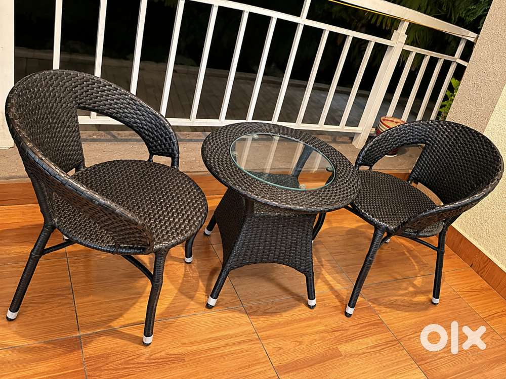 Balcony Chair & Table Set &ndash; Excellent Condition