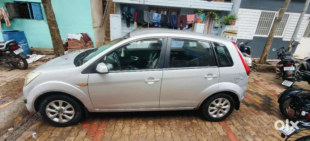 Ford Figo Titanium Blu 2011 Diesel Car