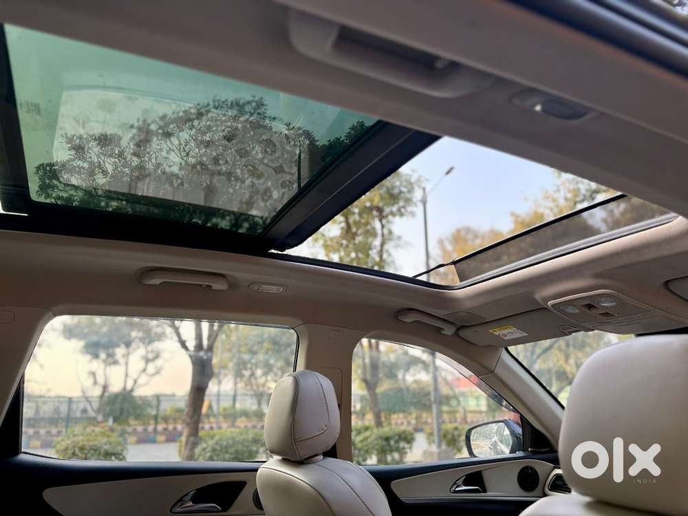 Mahindra Xuv700 2.0 Ax 7 Petrol At Luxury Pack Str, 2024, Petrol