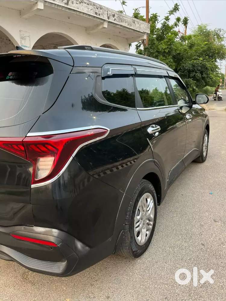 Kia Carens Base Model Petrol And Cng Good Condition