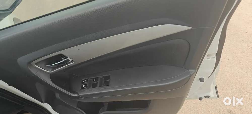 Maruti Suzuki Breeza Zdi