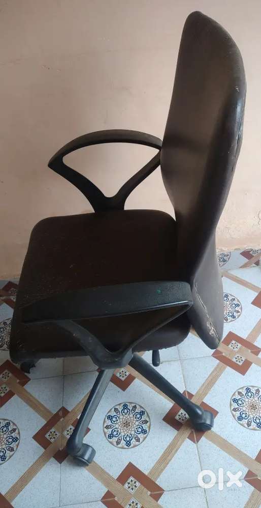 Revolving chair , movable good quality for rs. 500