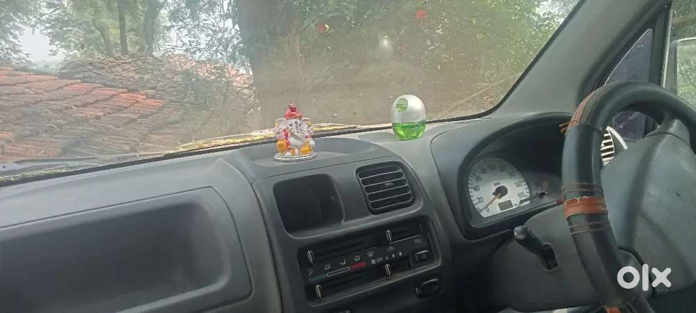 4टायर न्यू Rc कंप्लीट बीमा कंप्लीट ऐसी कूलिंग अच्छी Karti है