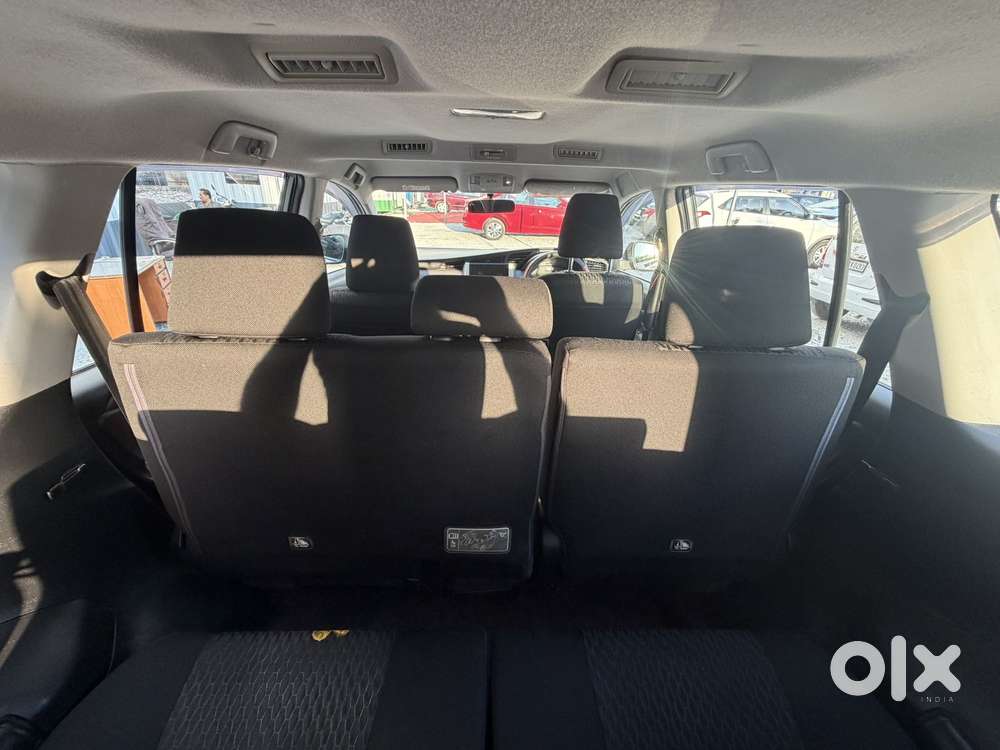 Toyota Innova Crysta 2.8 Gx At 8 Seater, 2017, Diesel