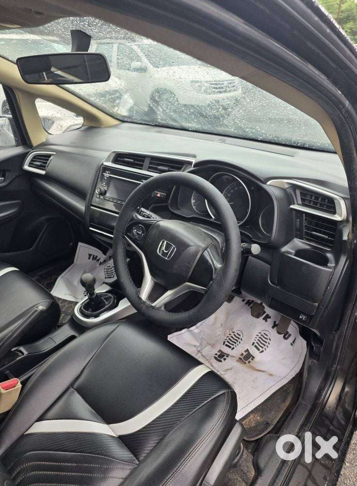 Honda Jazz V Mt Privilege, 2017, Petrol