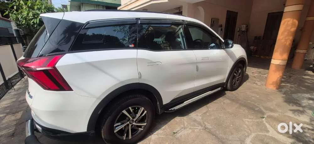 Well Maintained Mahindra Xuv700 2023 Diesel Automatic