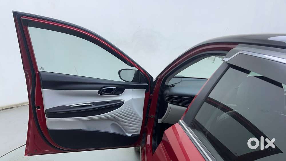 Hyundai New I20 1.2 Asta (o) Mt Dual Tone, 2023, Petrol