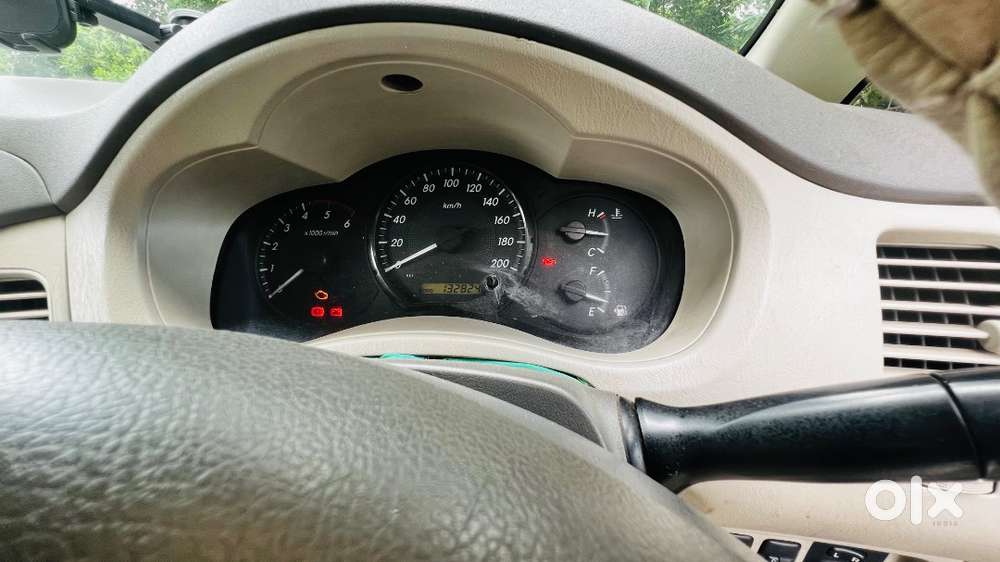 Toyota Innova 2013 Model.low Kilometers
