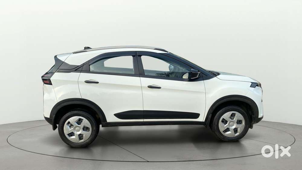 Tata Nexon Pure (s) 1.2 Petrol 6amt, 2024, Petrol