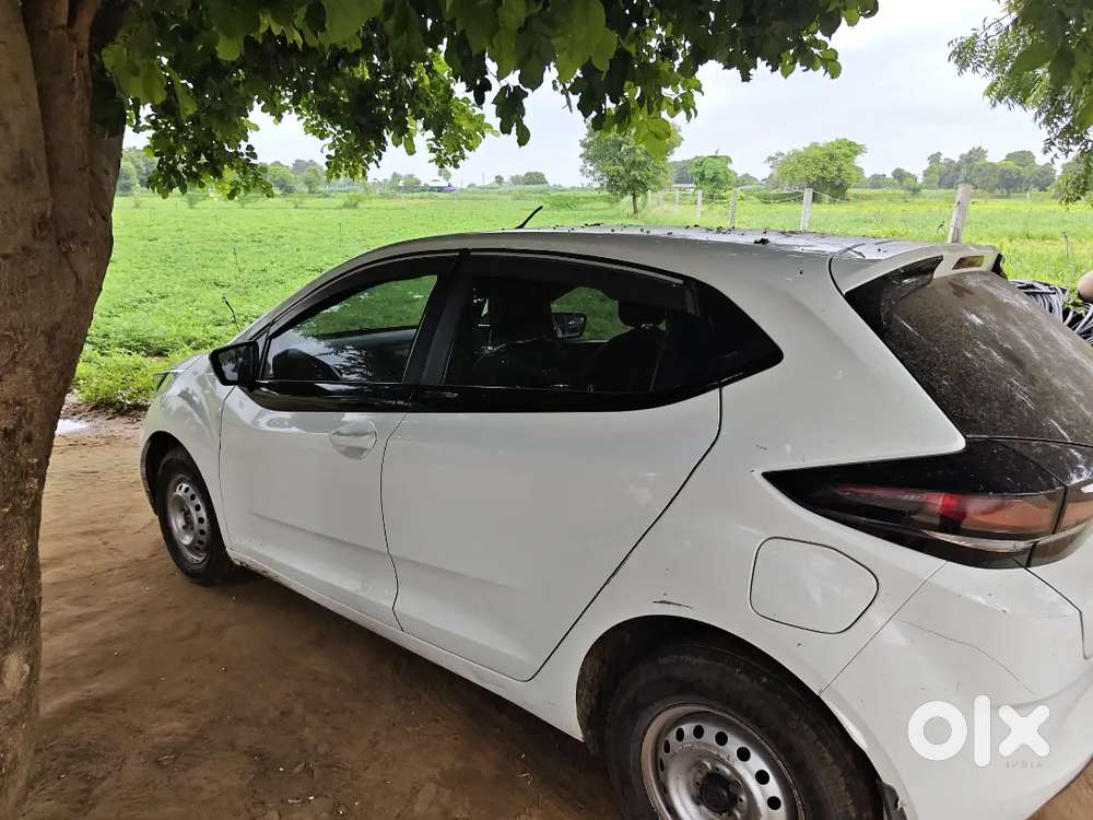 Tata Altroz 1.2 Xe 2022 Petrol Manual