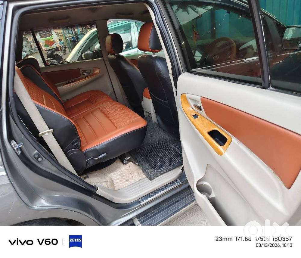 Toyota Innova 2.5 V 8 Str, 2010, Diesel