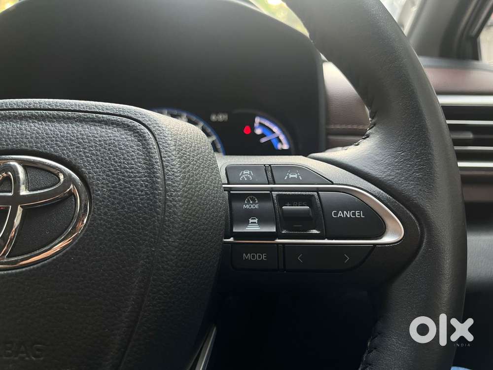 Toyota Innova Hycross 2.0 Zx (o) Hybrid 7 Str, 2024, Petrol