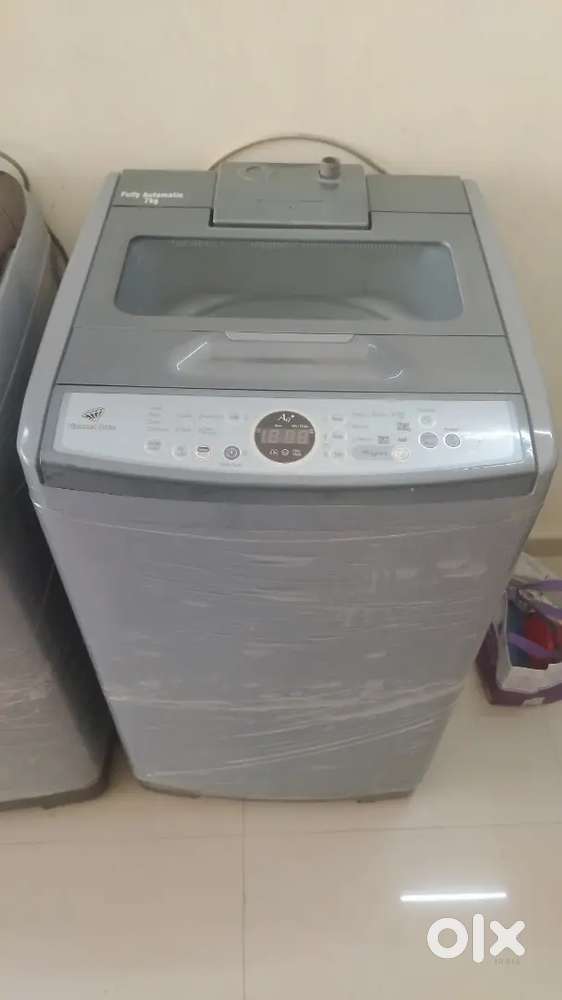 Used washing machine in very good condition with warranty