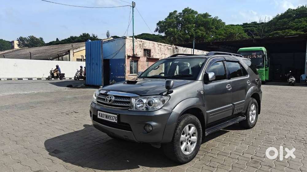 Toyota Fortuner 4x2 Mt 2.8 Diesel, 2011, Diesel