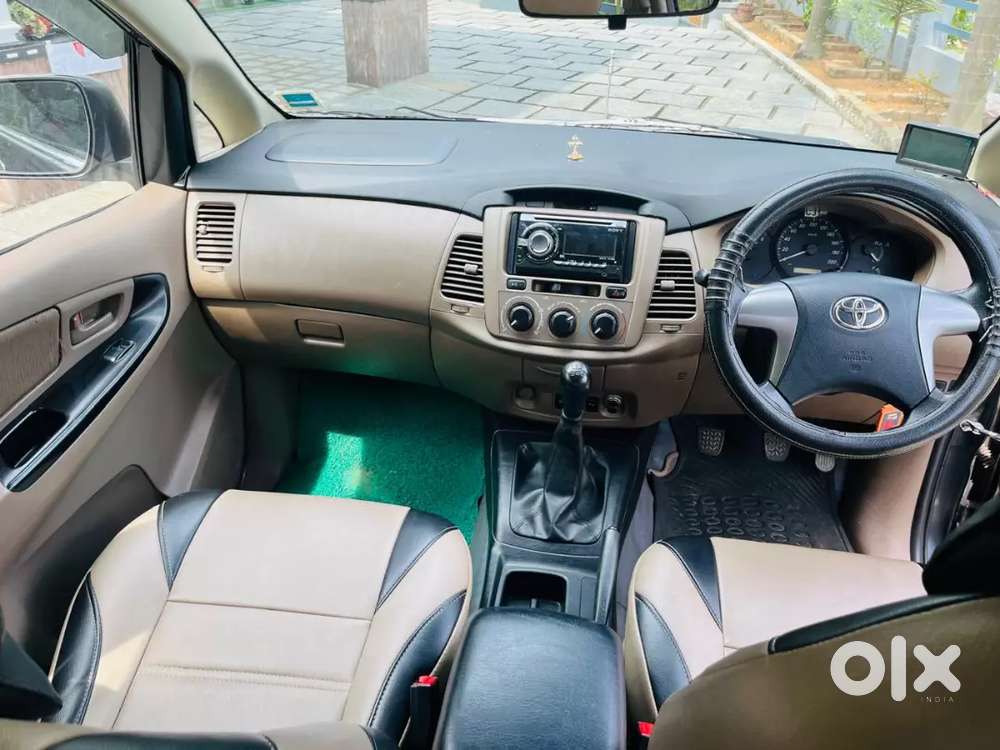 Toyota Innova 2015