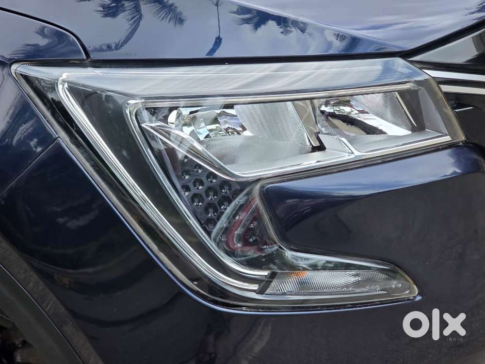 Mahindra Xuv700 Mx Diesel Mt 5 Str (e), 2022, Diesel