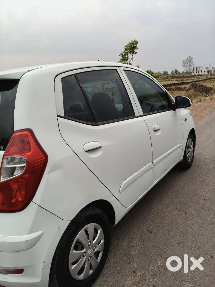 Car Best Condition Me Hai Personal Kam K Liye Bechna Pad Raha Hai