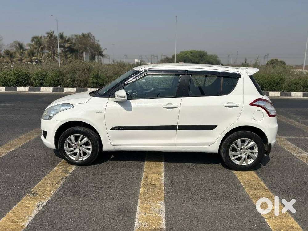 Maruti Suzuki Swift Vvt Zxi, 2011, Petrol
