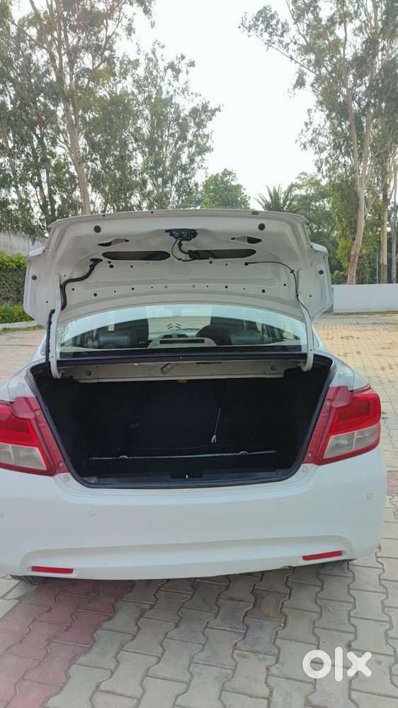 Maruti Suzuki Swift Dzire 1.3 Zxi, 2018, Petrol