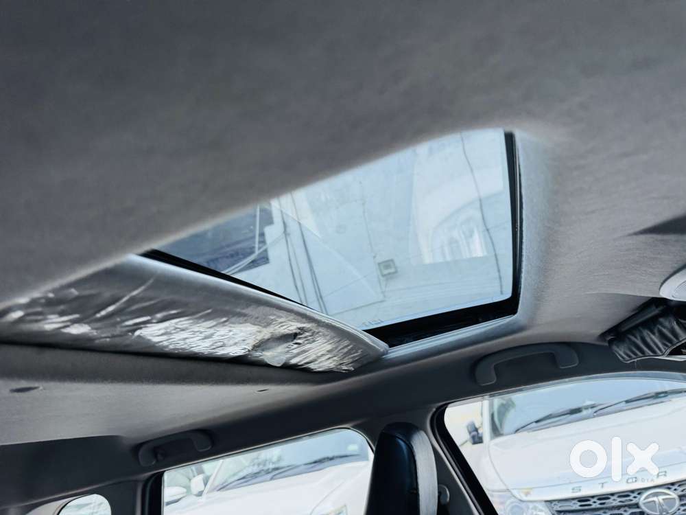 Maruti Suzuki Brezza 1.5 Zxi Smart Hybrid, 2023, Petrol