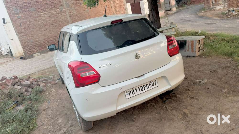Maruti Suzuki Swift Vxi + Manual, 2025, Petrol