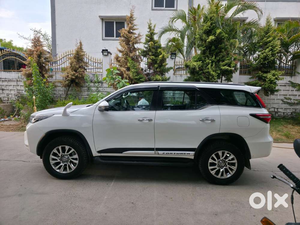 Toyota Fortuner 2.8 Legender 4x4, 2022, Diesel