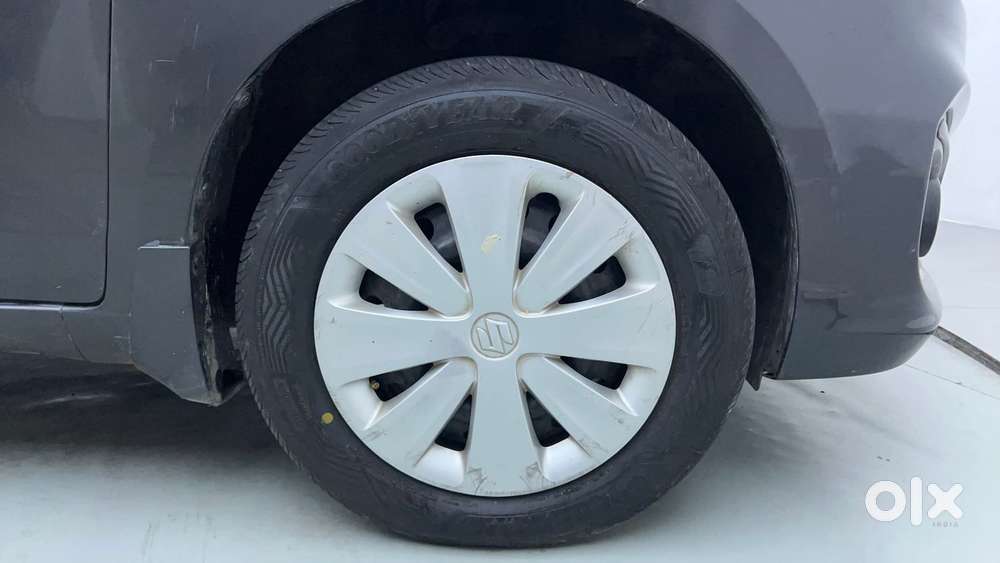 Maruti Suzuki Ertiga Vxi At, 2016, Petrol