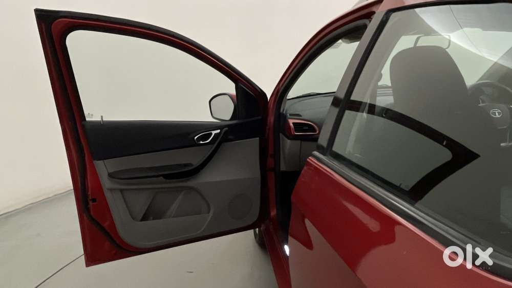 Tata Tiago Xz, 2017, Petrol