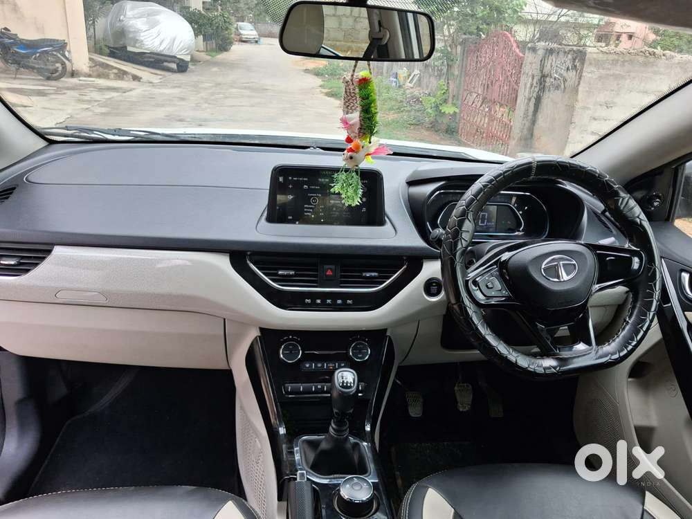 Tata Nexon 1.2 Revotron Xz Plus Dual Tone, 2022, Petrol