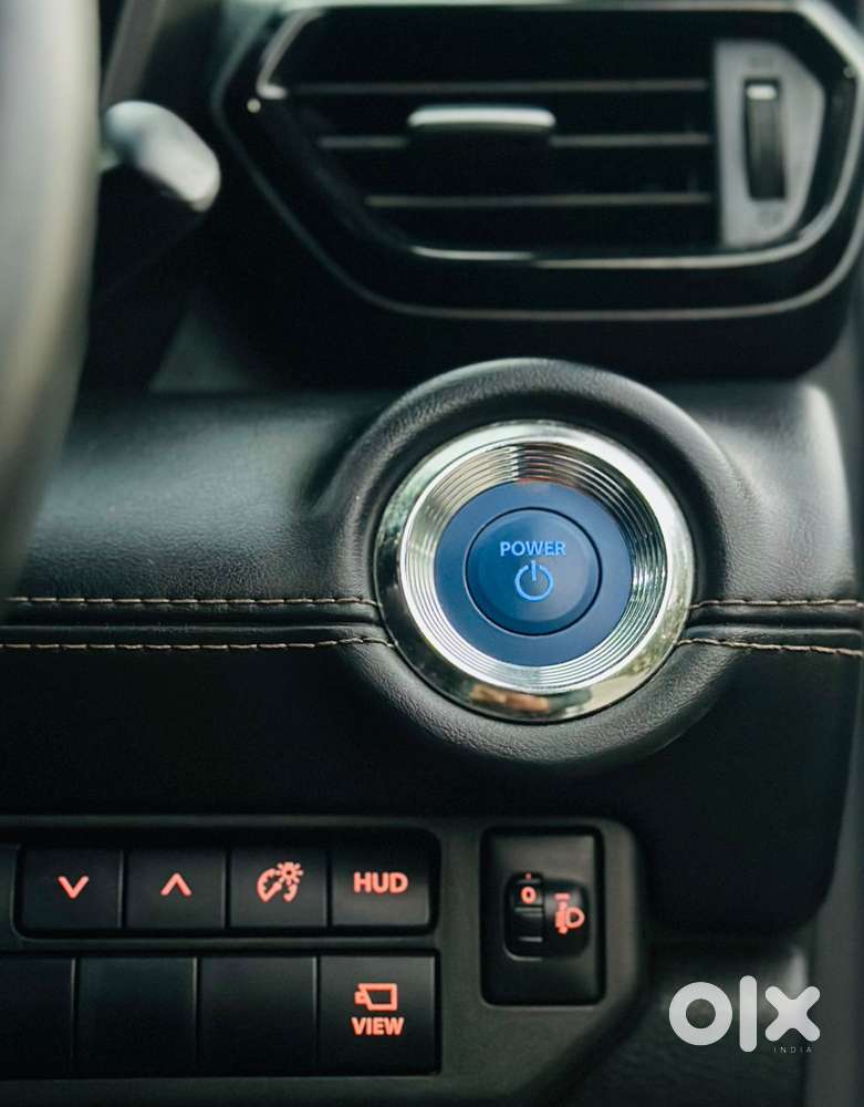Maruti Suzuki Grand Vitara 1.5 Alpha Plus Intelligent Hybrid Ecvt, 2..