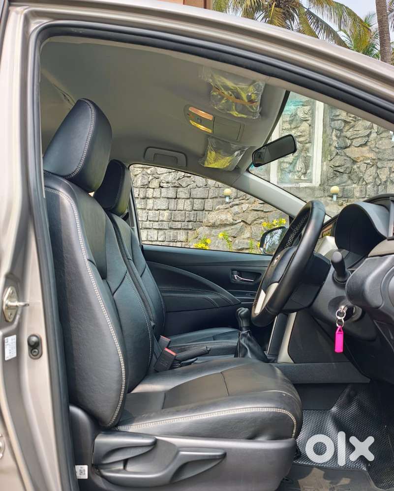 Toyota Innova Crysta 2.4 G Mt, 2023, Diesel