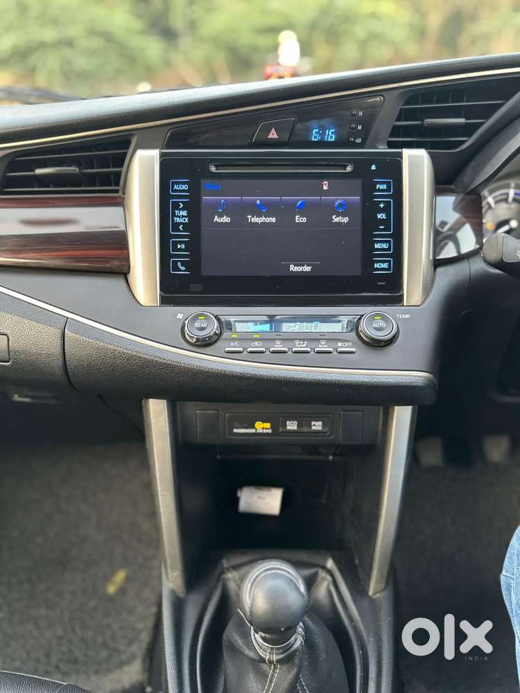 Toyota Innova Crysta 2.4 Vx Mt 8s, 2017, Diesel