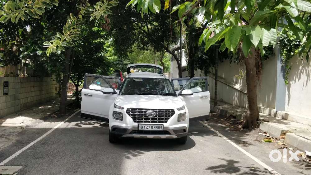 Hyundai Venue Petrol Manual 2021