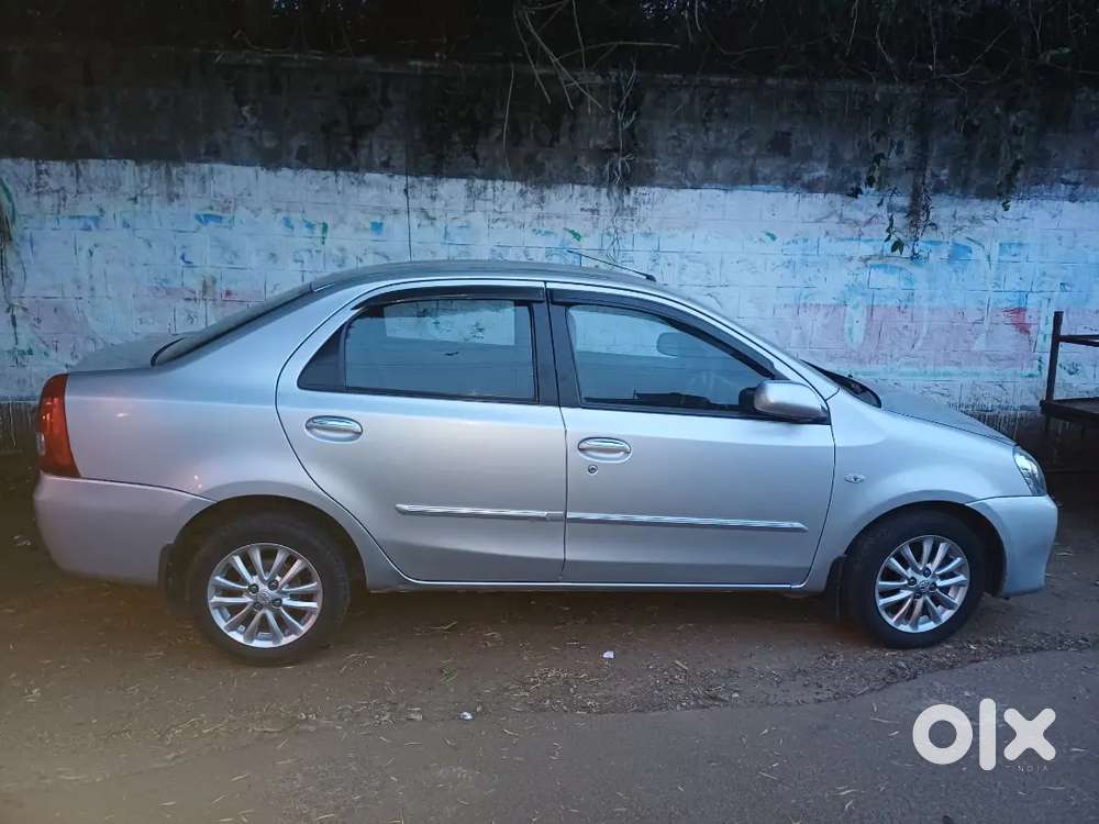 Toyota Etios 2012 Diesel 150000 Km Driven