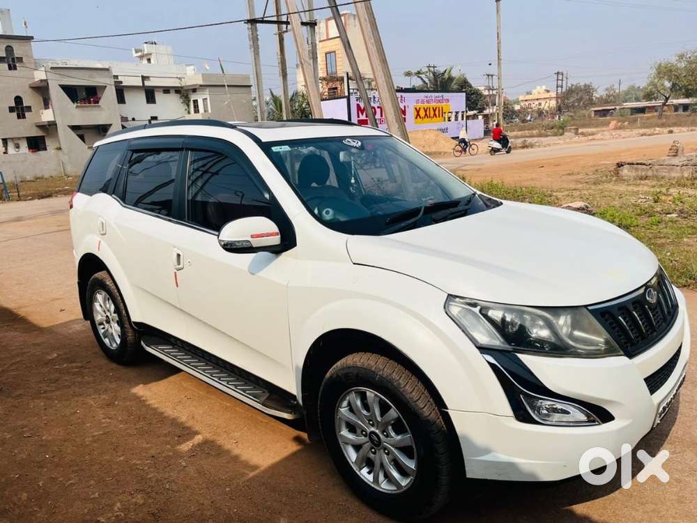 Mahindra Xuv500 W10