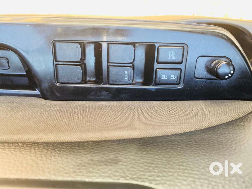 Maruti Suzuki Swift 2011-2014 Vxi, 2013, Petrol