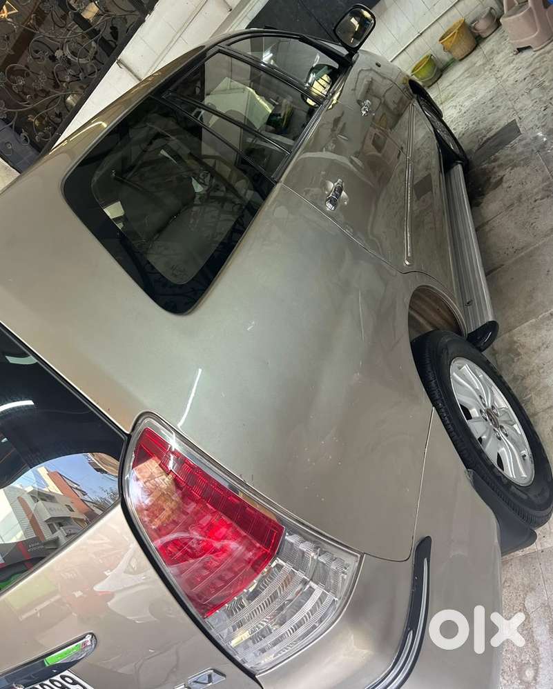 Toyota Innova 2.5 7seater 2011