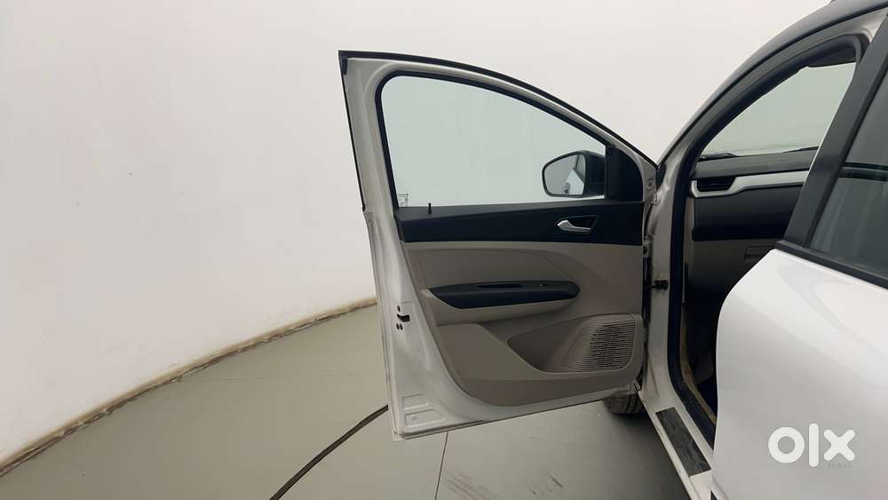 Renault Triber 1.0 Rxz Dual Tone, 2022, Petrol