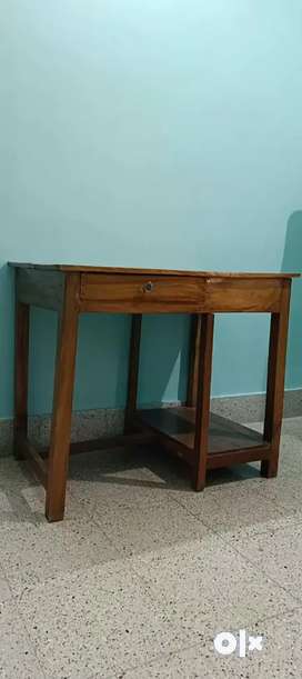 Olx study table best sale and chairs near me