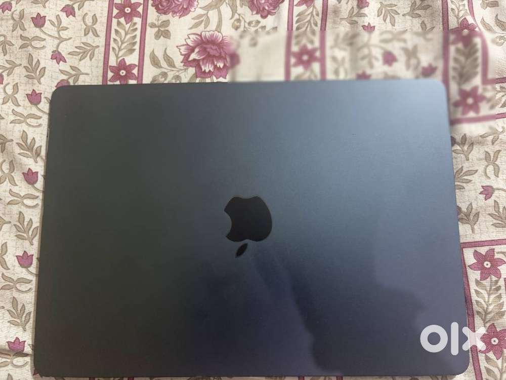 Apple MacBook Air M3 13-inch  8GB RAM  256GB SSD  Excellent Conditi