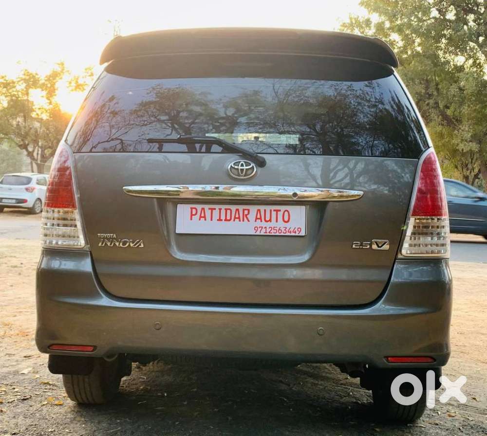 Toyota Innova 2.5 V Diesel 7-seater, 2011, Diesel