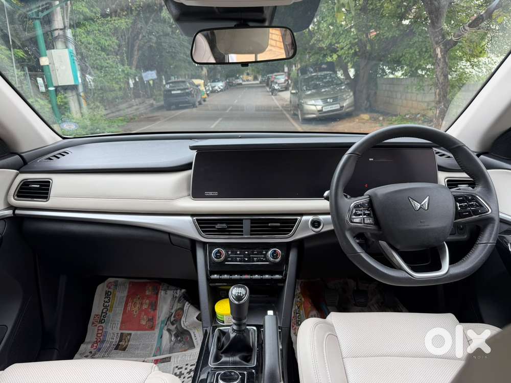 Mahindra Xuv700 Ax7 Luxury Pack Awd, 2025, Diesel