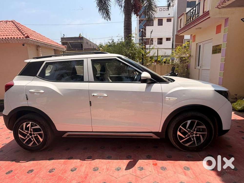 Mahindra Xuv300 Turbosport 2024 Petrol Well Maintained