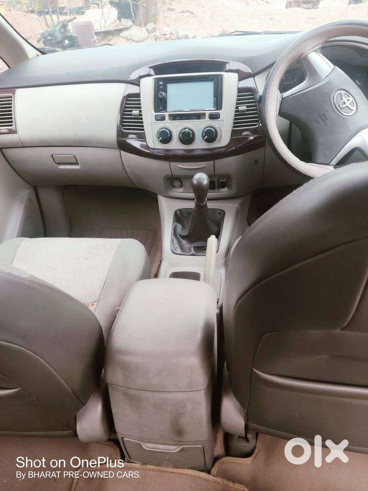 Toyota Innova 2.5 G (diesel) 7 Seater Bs Iv, 2014, Diesel