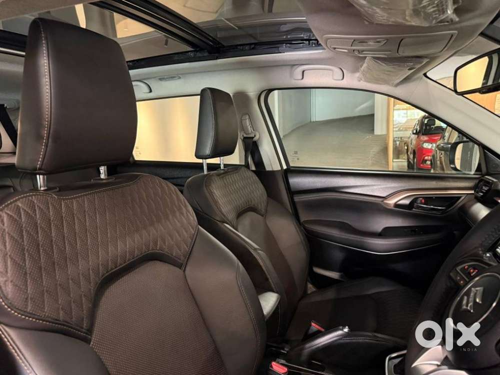 Maruti Suzuki Grand Vitara 1.5 Alpha Plus Intelligent Hybrid Ecvt, 2..