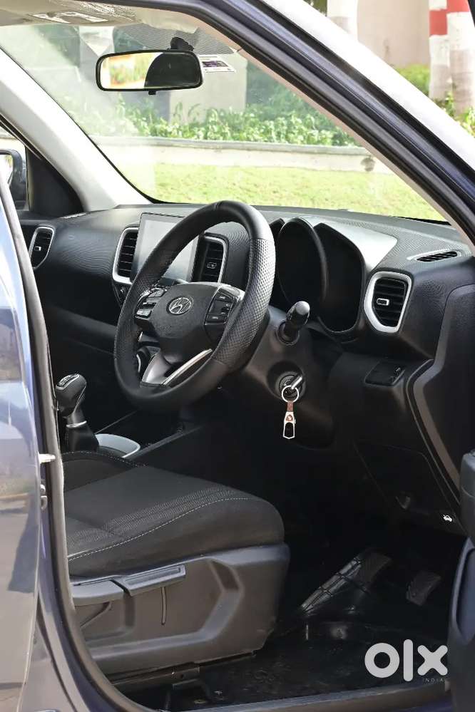 Hyundai Venue 2021 Diesel Well Maintained