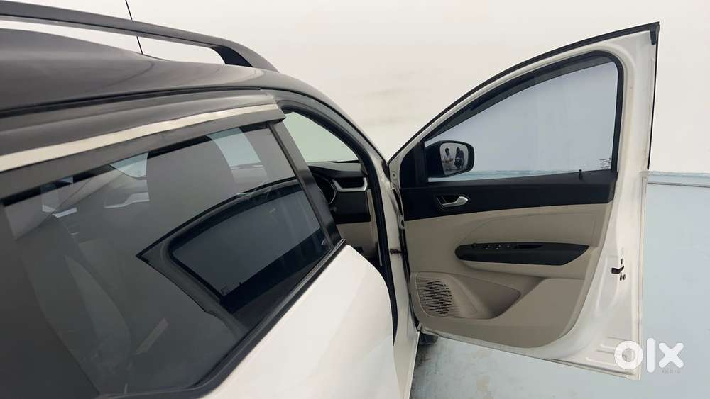 Renault Triber 1.0 Rxz Dual Tone, 2022, Petrol